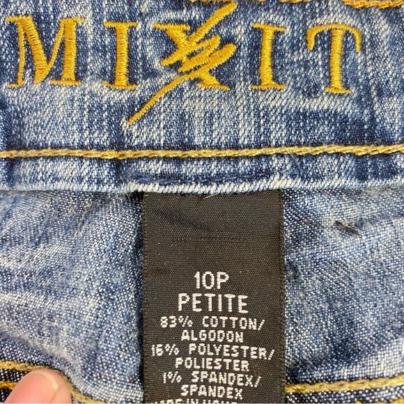 Mixit Light Wash Denim Jeans Size 10 Petite Peacock Design Cropped Mid Rise - Picture 8 of 10